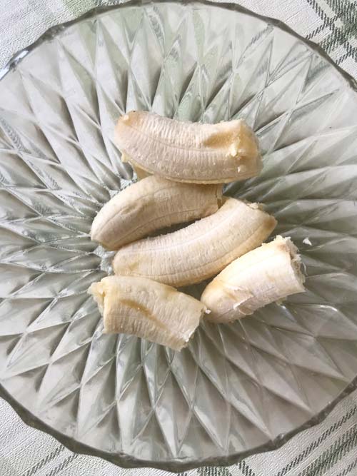 Банани у мисці